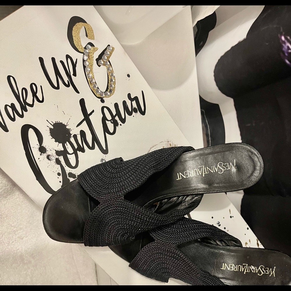 Yves Saint Laurent sandal size 10